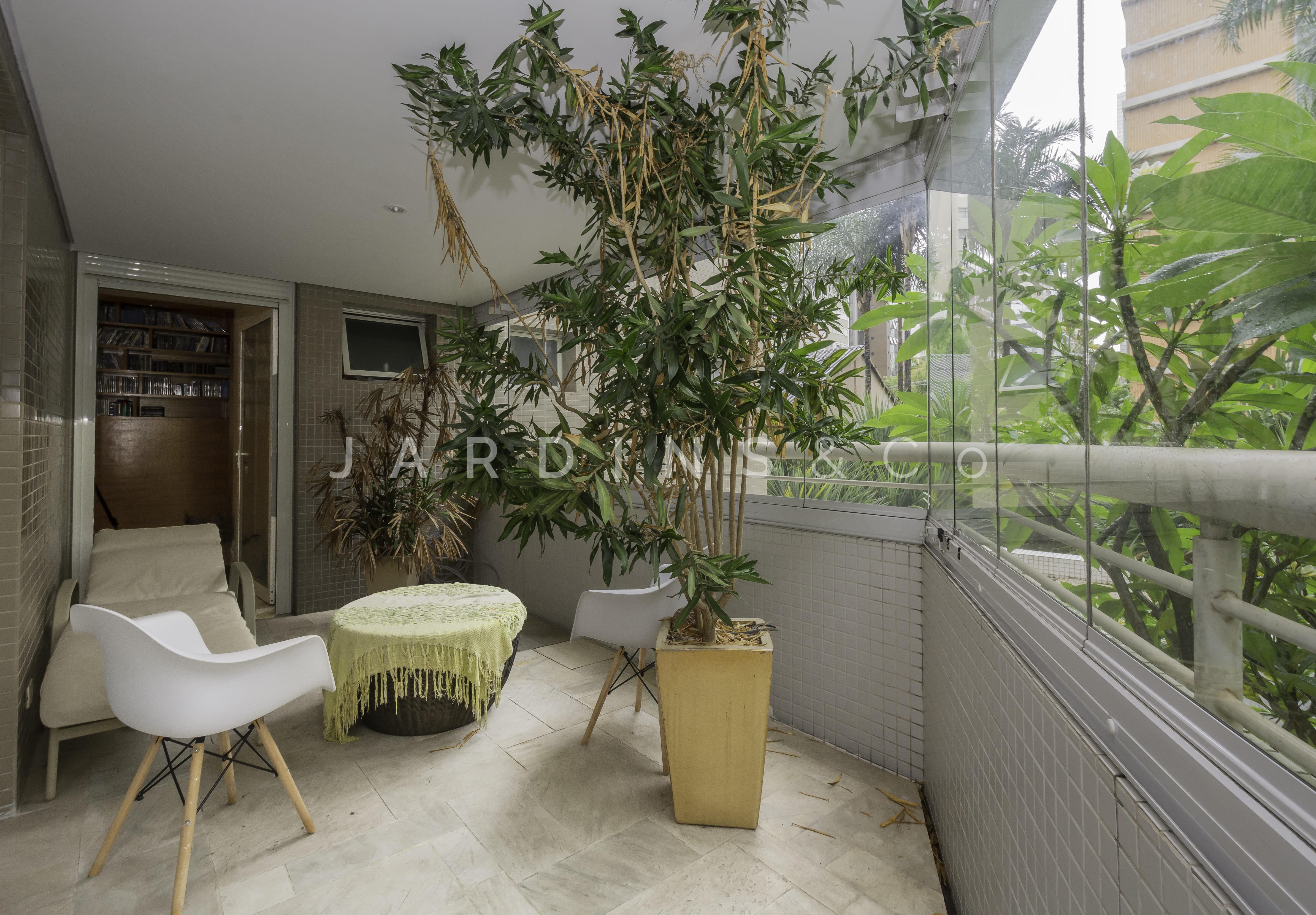 Apartamento no Paraíso