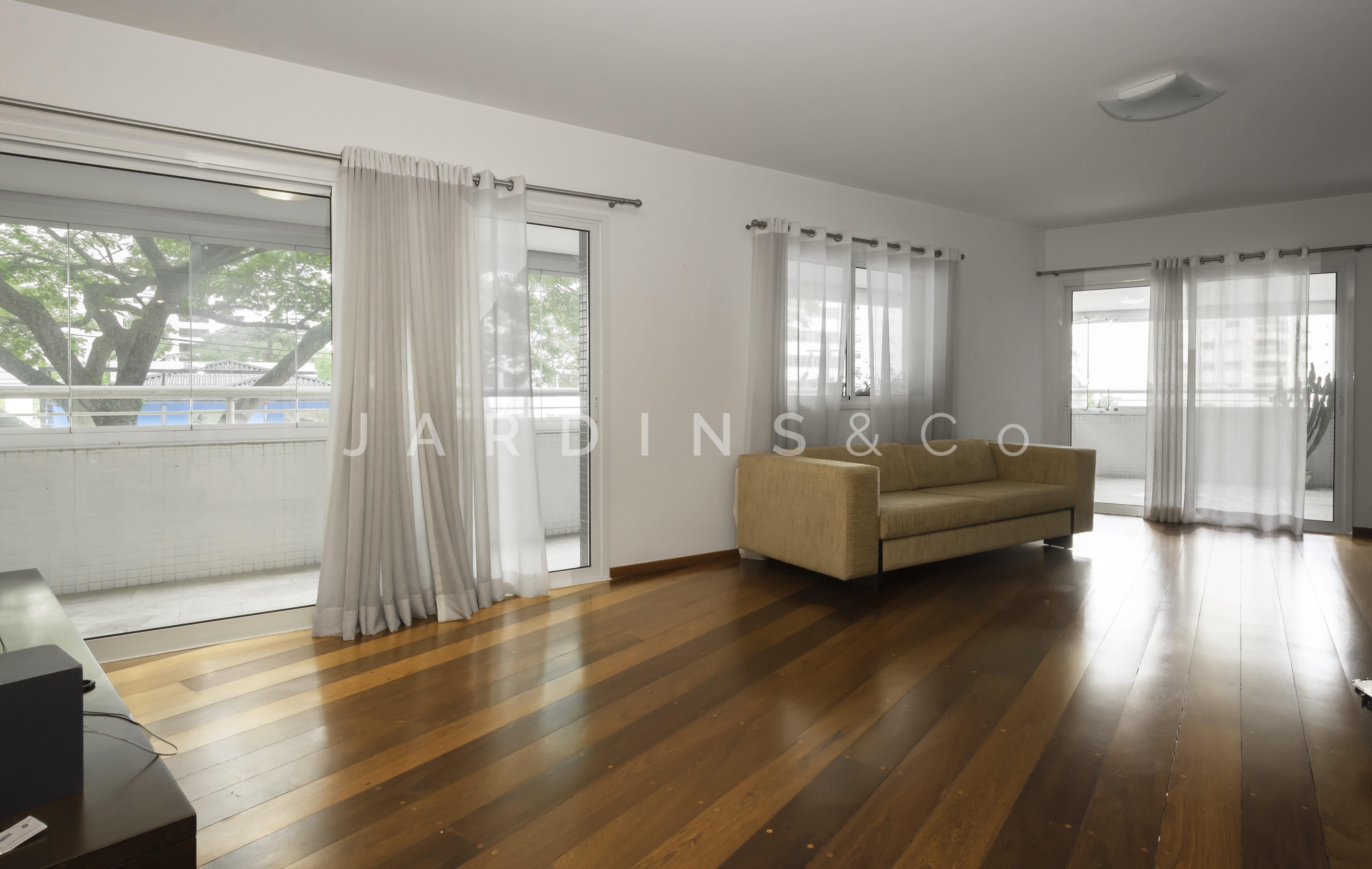Apartamento no Paraíso
